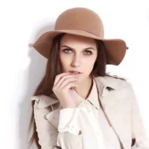 Wide Brim Wool Hat/NWOT